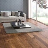 Lantai flooring dari kayu untuk ruang duduk di rumah